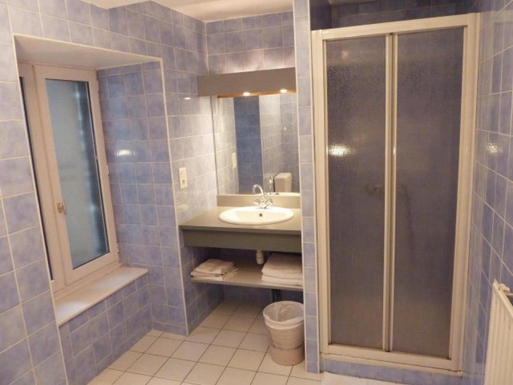 Hotel Restaurant Du Pont-Vieux Сен-Флур Номер фото